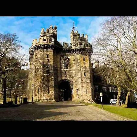 Coniston House Lancaster 3 Bedrooms Parking And Garden Kültér fotó